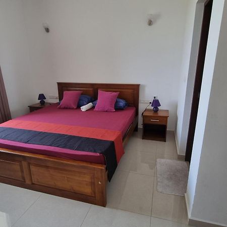 Appartamento Aqua Vista Uswetakeiyawa Esterno foto