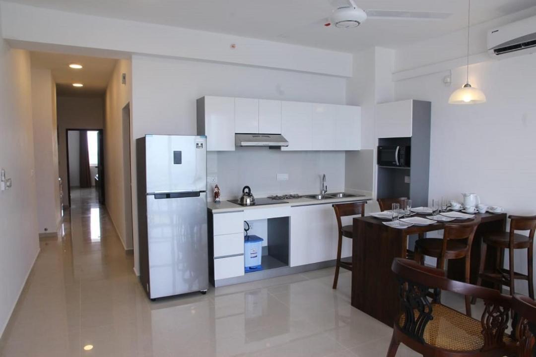 Appartamento Aqua Vista Uswetakeiyawa Esterno foto